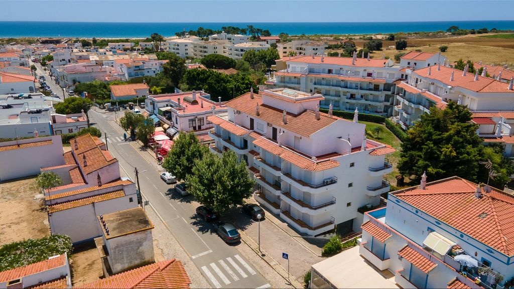 Lovely Algarvian Escape by LovelyStay