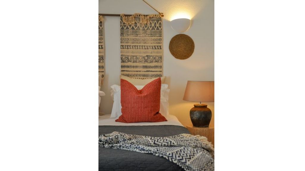 2BR  Duplex Townhouse w/Pool by LovelyStay