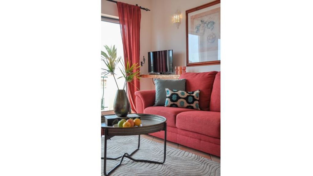 2BR  Duplex Townhouse w/Pool by LovelyStay