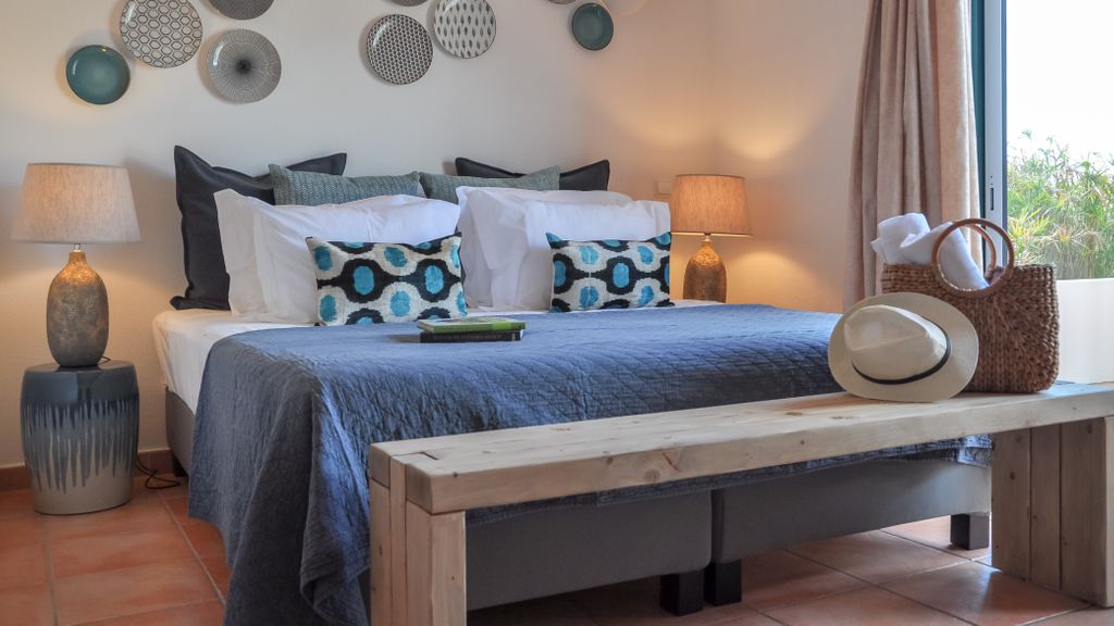 2BR  Duplex Townhouse w/Pool by LovelyStay
