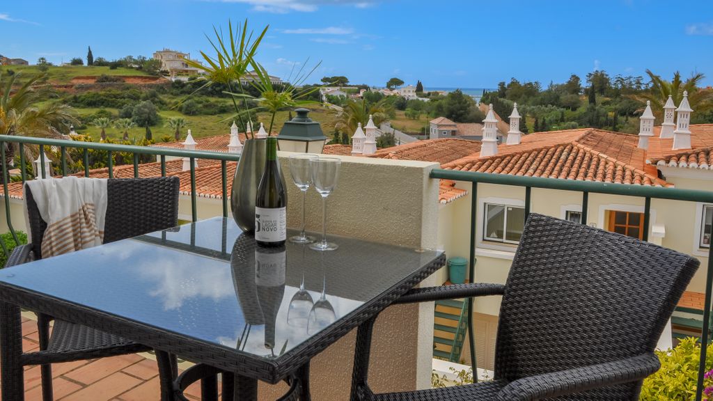 2BR  Duplex Townhouse w/Pool by LovelyStay
