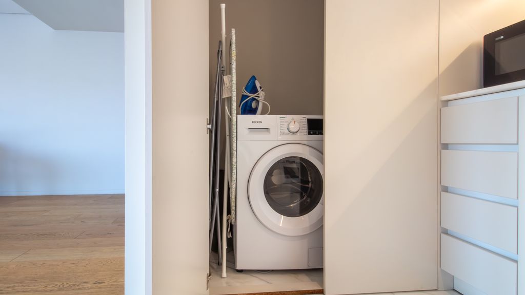 Primrose Deluxe 2BR w/ Parking by LovelyStay