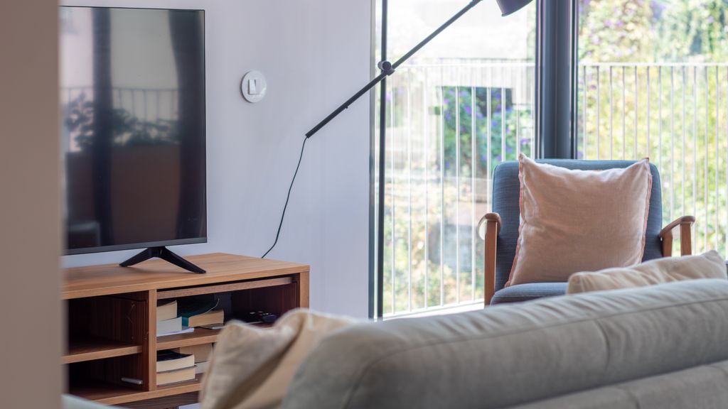 Primrose Deluxe 2BR w/ Parking by LovelyStay