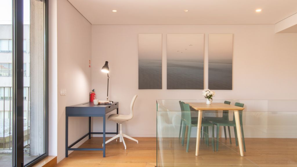 Primrose Deluxe 2BR w/ Parking by LovelyStay