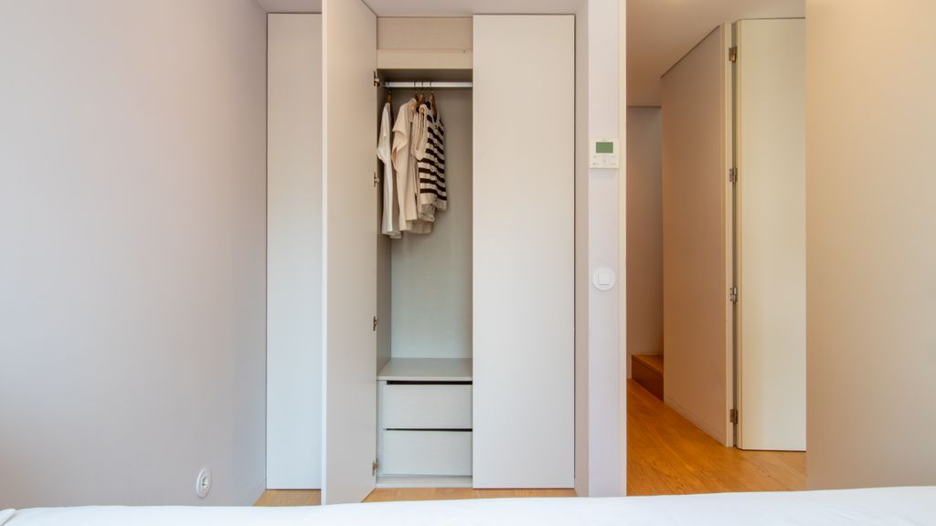Primrose Deluxe 2BR w/ Parking by LovelyStay
