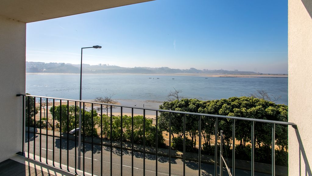 Luxury 2BR Duplex in Foz Porto by LovelyStay