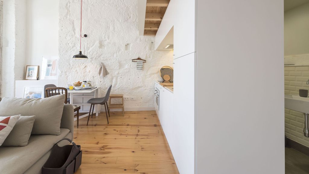 Cativo Mezzanine Studio by LovelyStay