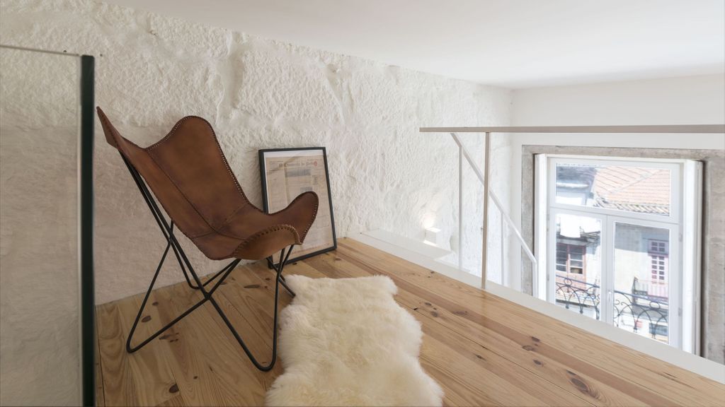 Cativo Mezzanine Studio by LovelyStay