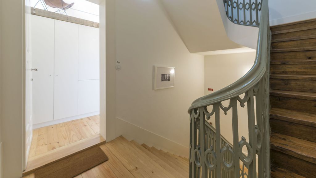 Cativo Mezzanine Studio by LovelyStay