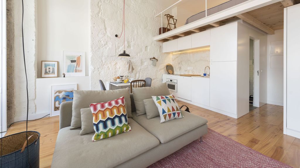 Cativo Mezzanine Studio by LovelyStay