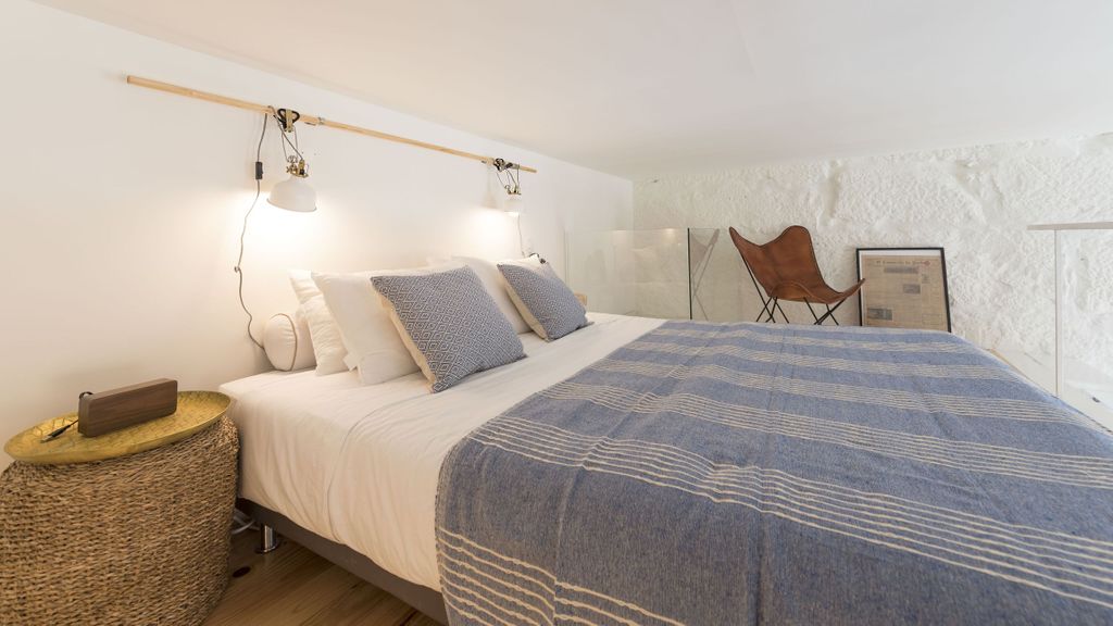 Cativo Mezzanine Studio by LovelyStay