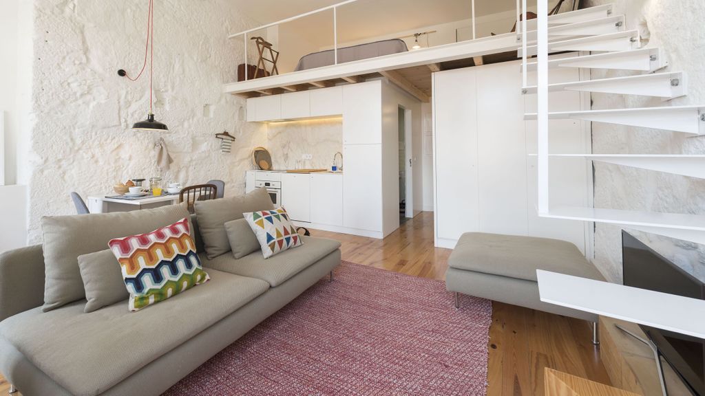 Cativo Mezzanine Studio by LovelyStay