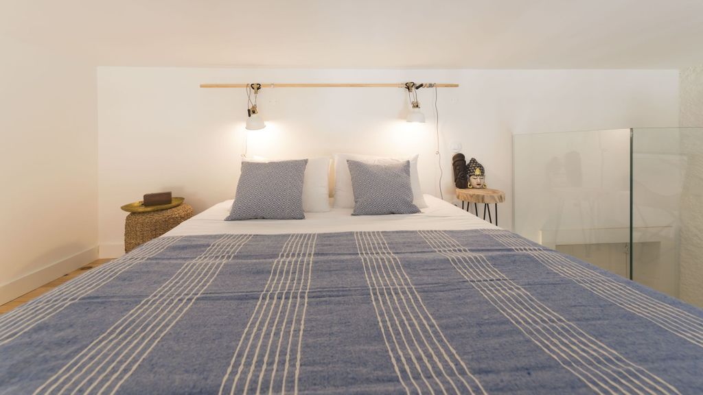 Cativo Mezzanine Studio by LovelyStay