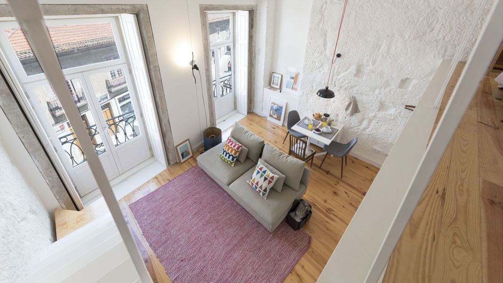 Cativo Mezzanine Studio by LovelyStay