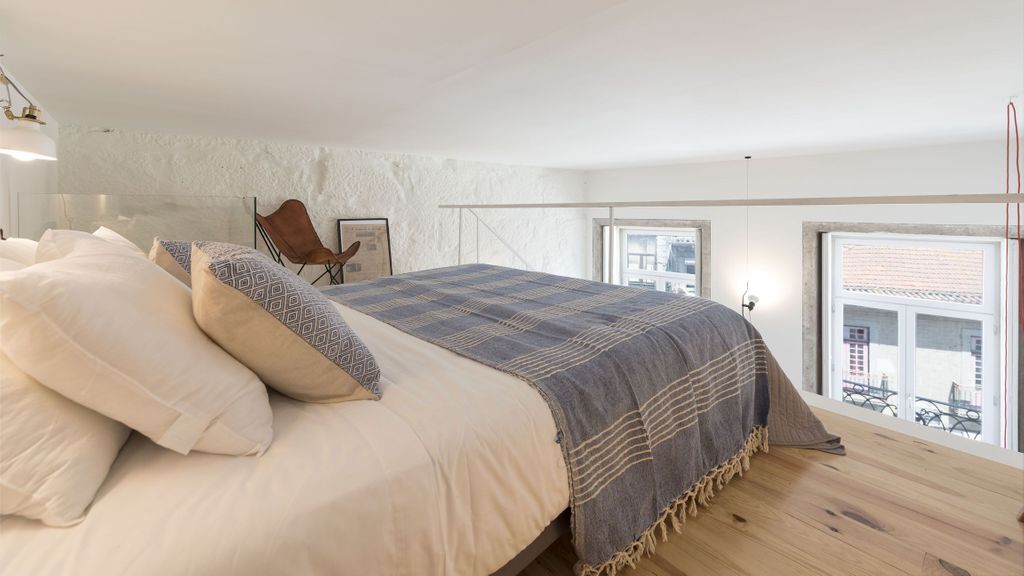 Cativo Mezzanine Studio by LovelyStay