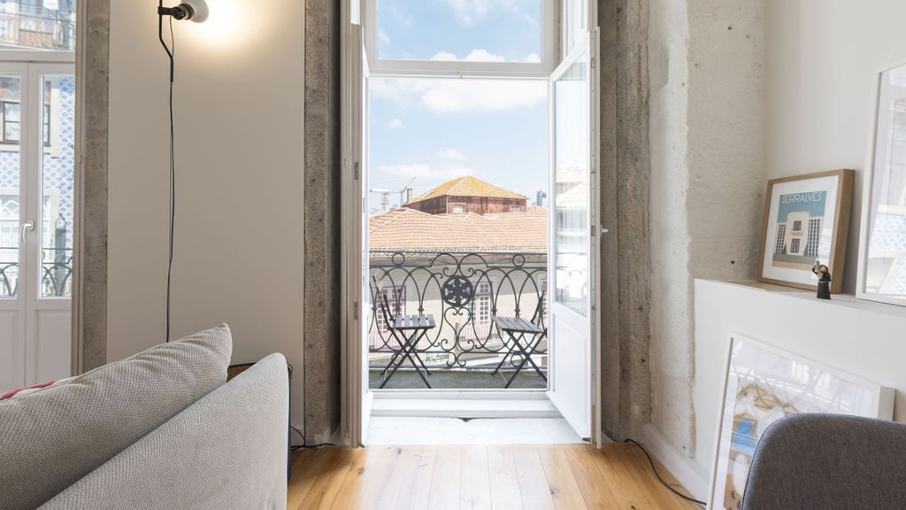 Cativo Mezzanine Studio by LovelyStay