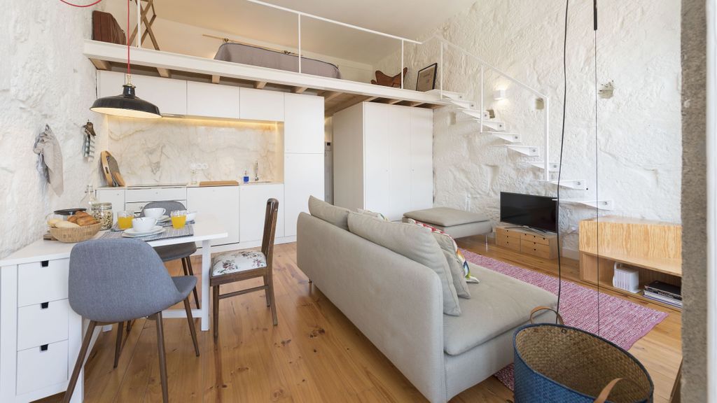 Cativo Mezzanine Studio by LovelyStay