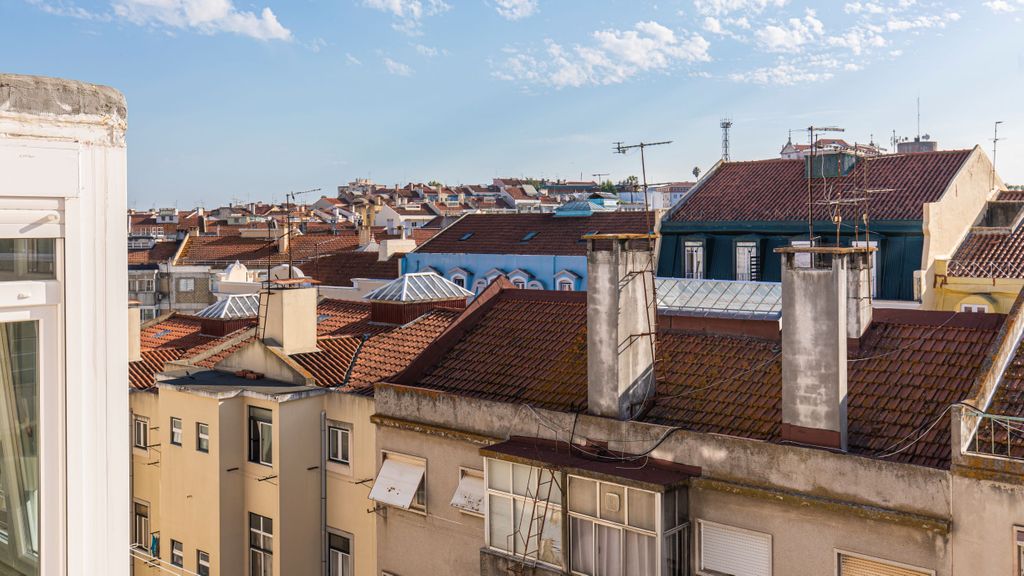 Sunny 1BDR Apartment W/Terrace by LovelyStay