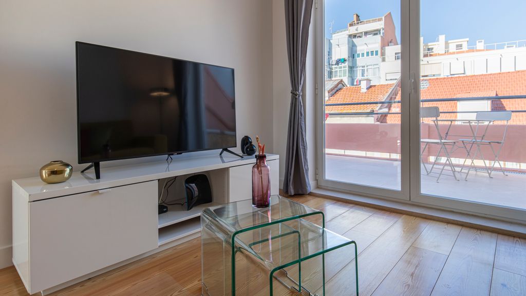 Sunny 1BDR Apartment W/Terrace by LovelyStay