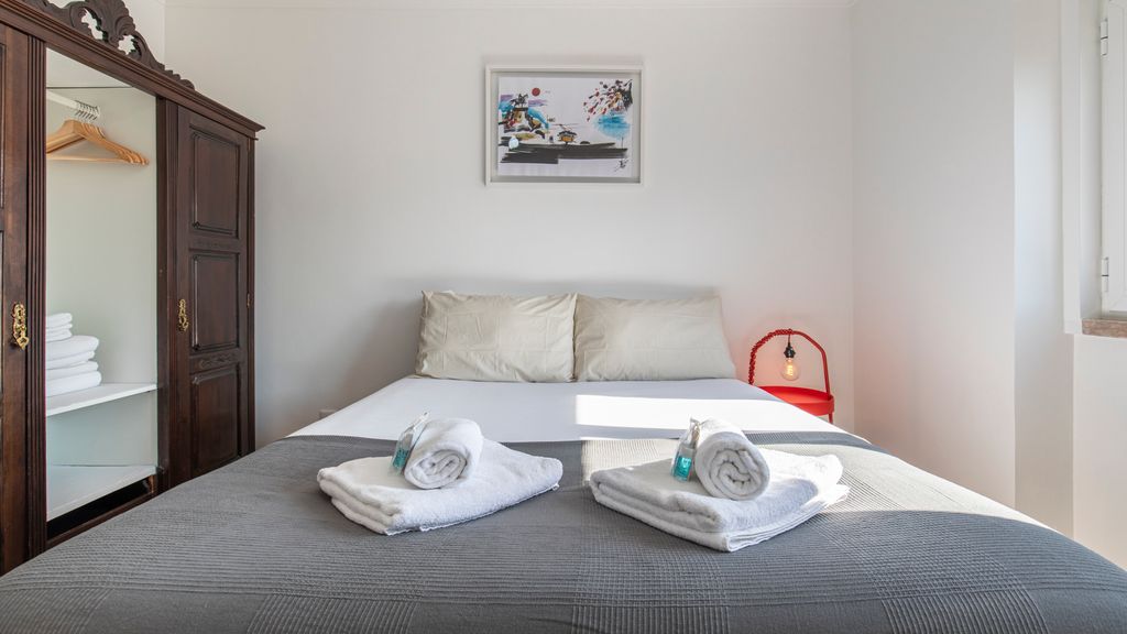 Sunny 1BDR Apartment W/Terrace by LovelyStay