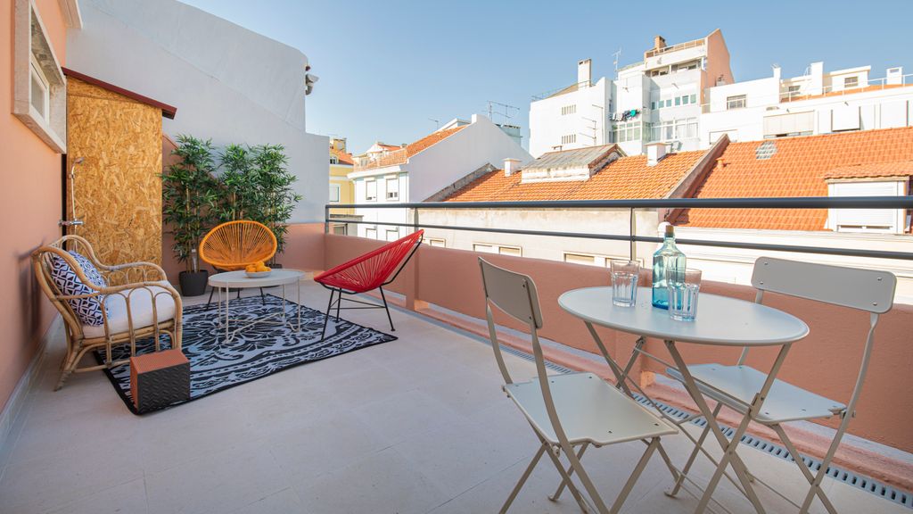 Sunny 1BDR Apartment W/Terrace by LovelyStay