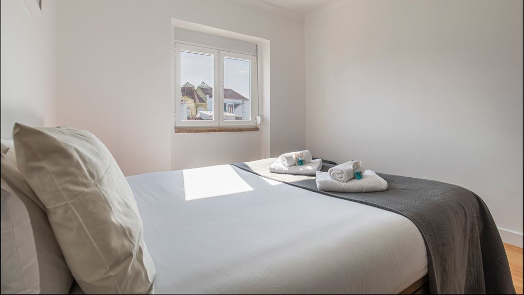 Sunny 1BDR Apartment W/Terrace by LovelyStay