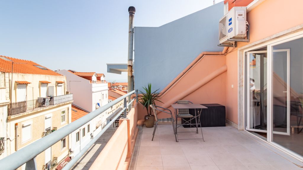 Sunny 1BDR Apartment W/Terrace by LovelyStay