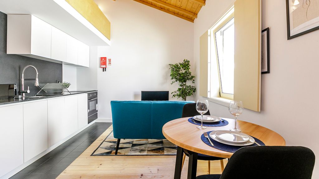 Vila Burgães - Casa 5 by LovelyStay