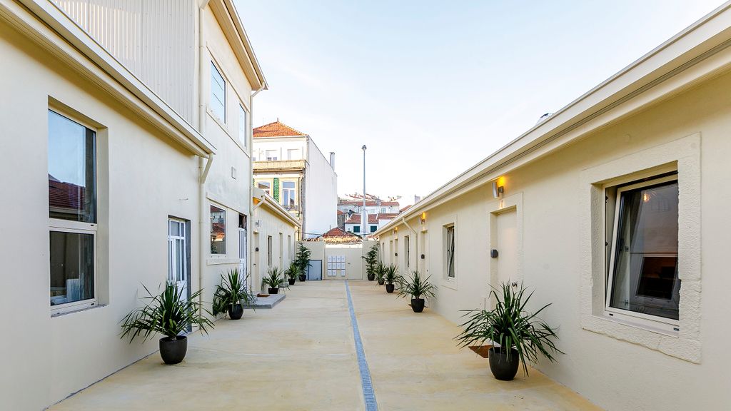 Vila Burgães - Casa 4 by LovelyStay