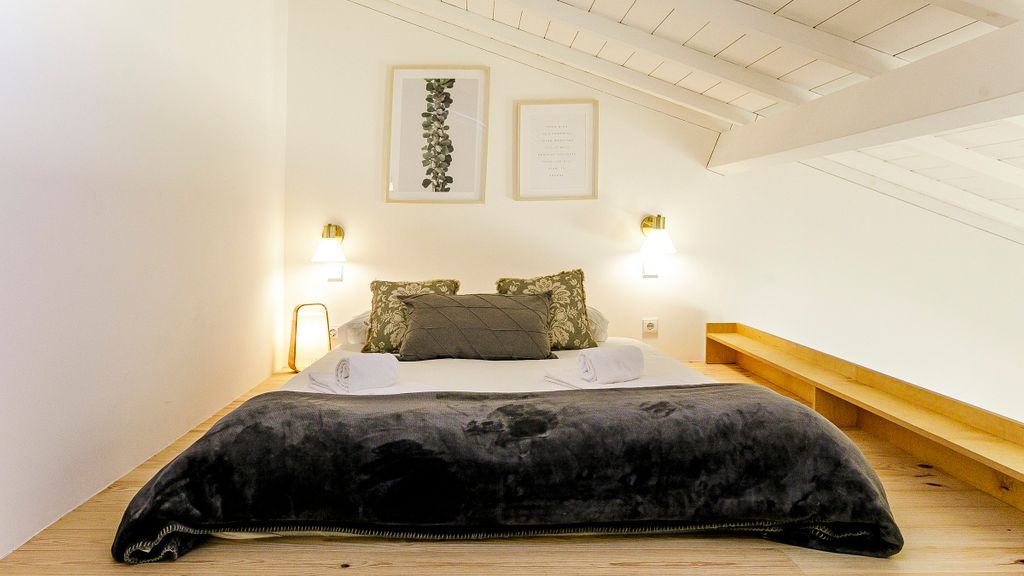 Vila Burgães - Casa 3 by LovelyStay
