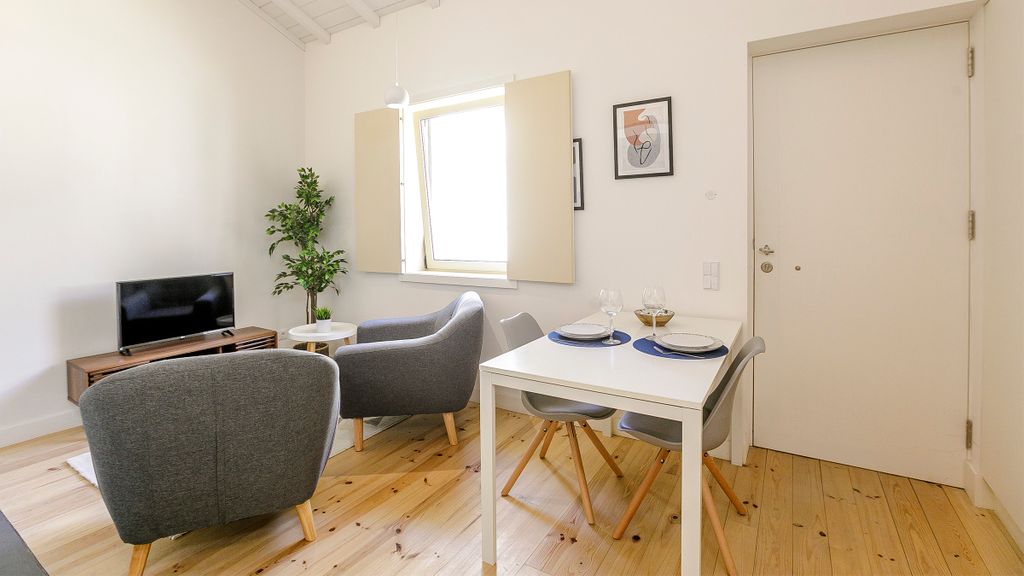 Vila Burgães - Casa 3 by LovelyStay