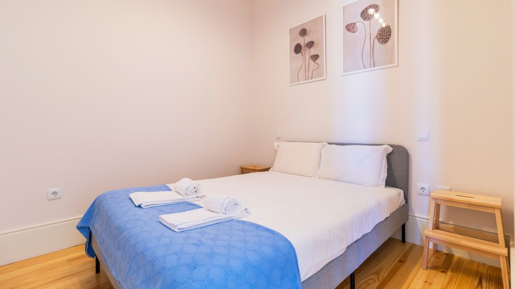 Duque Flat - AC & Balcony by LovelyStay