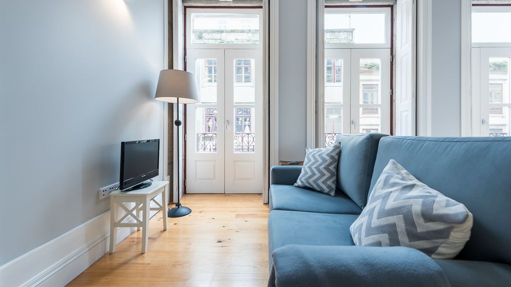 Porto Windows by central station by LovelyStay