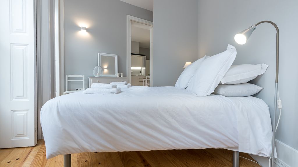 Porto Windows by central station by LovelyStay