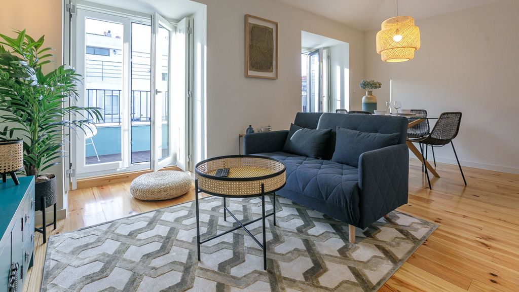Downtown Studio w/Pool, AC & Balcony by LovelyStay