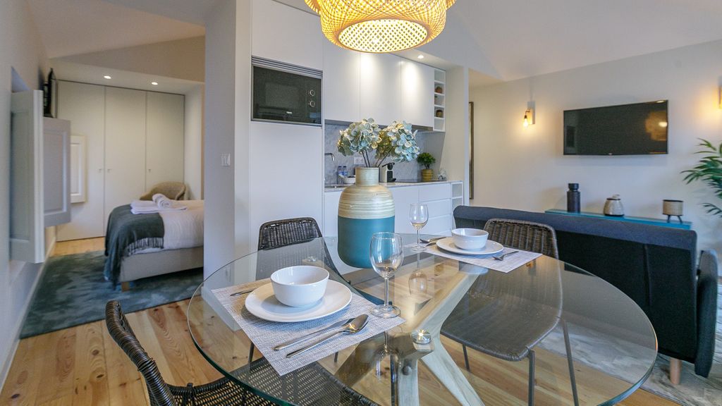 Downtown Studio w/Pool, AC & Balcony by LovelyStay