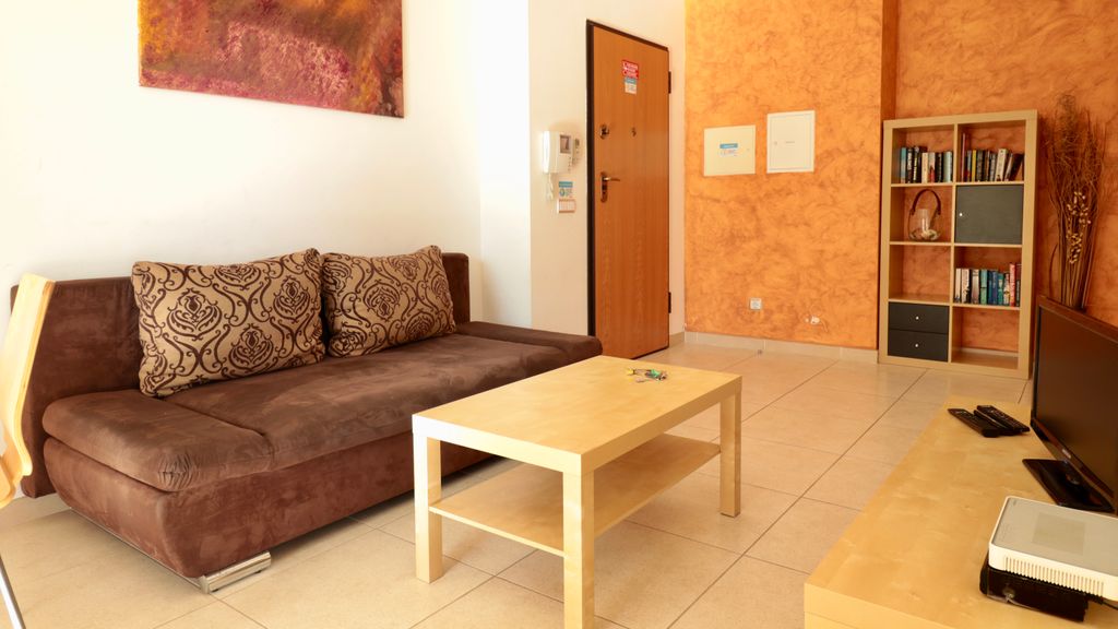 Olhos D' Água 1BR W/Pool & Parking by LovelyStay