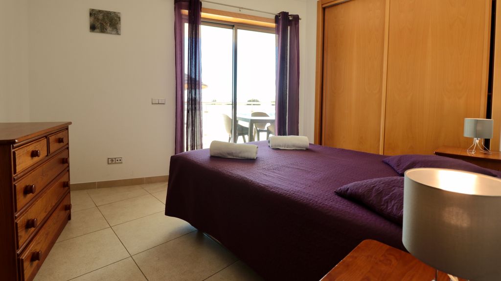 Olhos D' Água 1BR W/Pool & Parking by LovelyStay