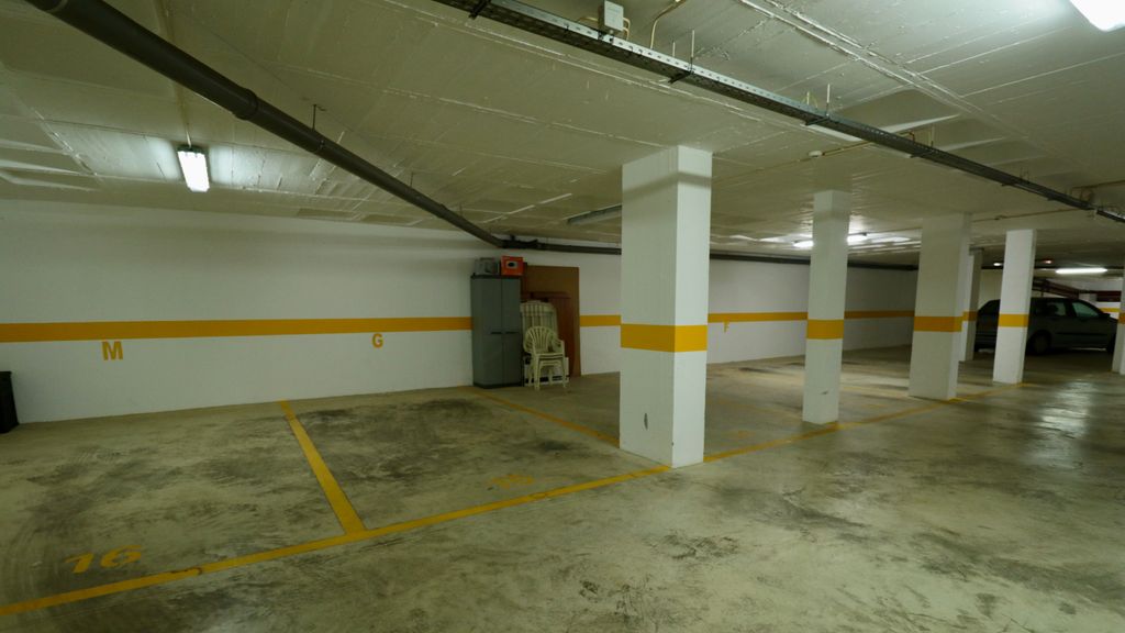 Olhos D' Água 1BR W/Pool & Parking by LovelyStay