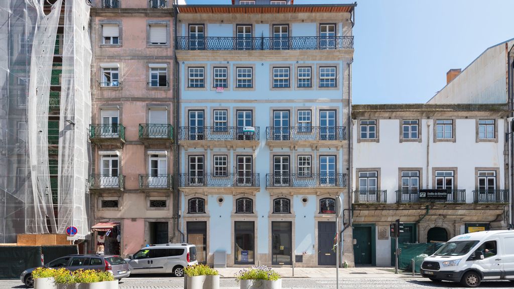 Ribeira Old Town Charming Flat w/ AC by LovelyStay