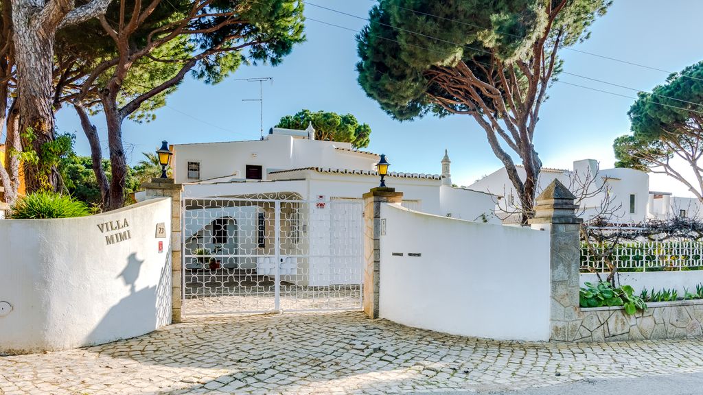 Villa Mimi by LovelyStay