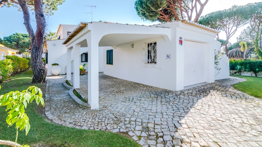 Villa Mimi by LovelyStay