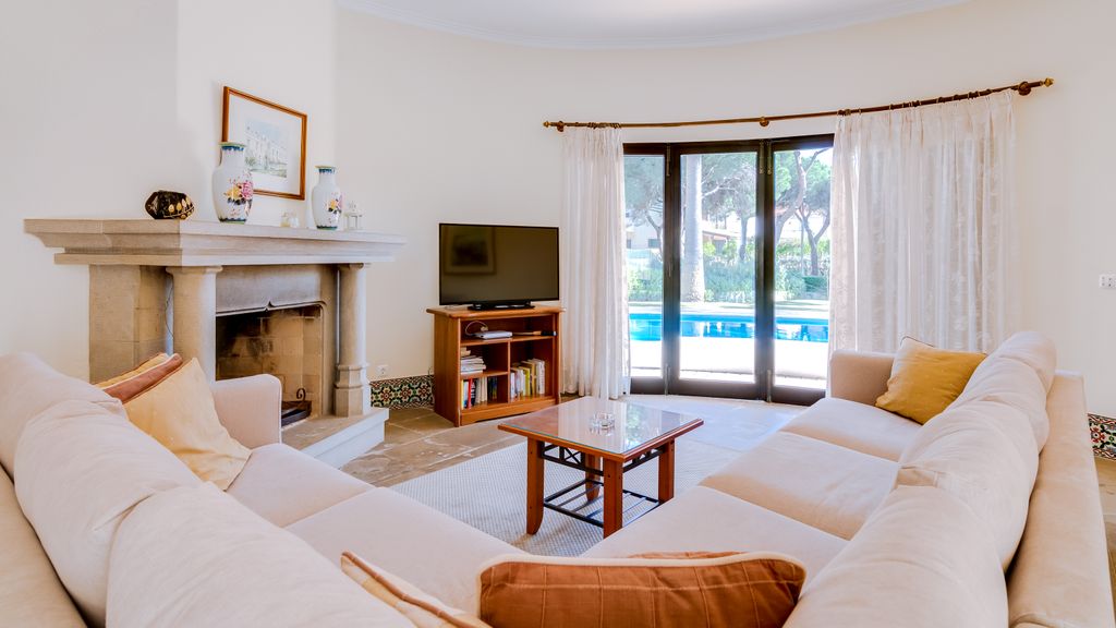 Villa Mimi by LovelyStay