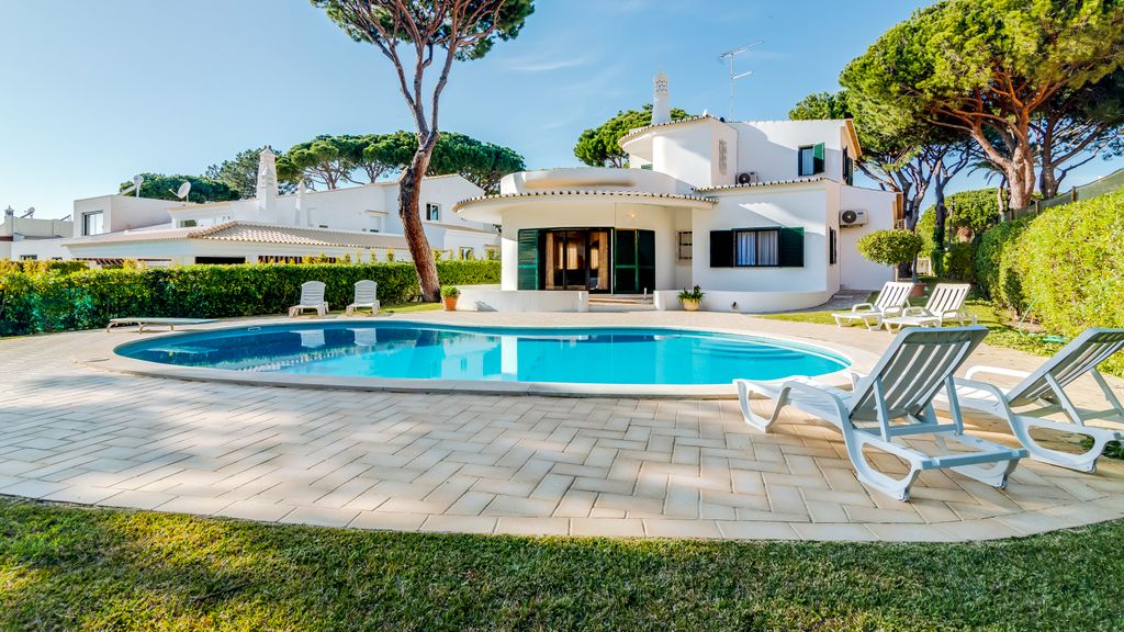 Villa Mimi by LovelyStay