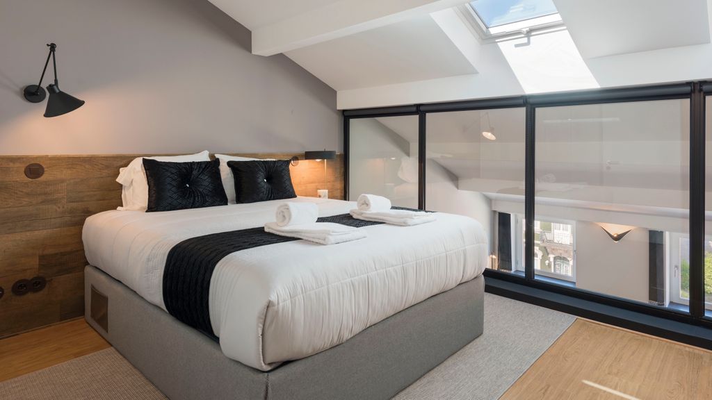 Modern Loft w/ AC in Downtown Porto by LovelyStay