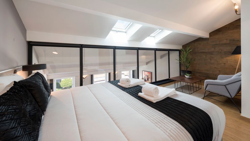 Modern Loft w/ AC in Downtown Porto by LovelyStay
