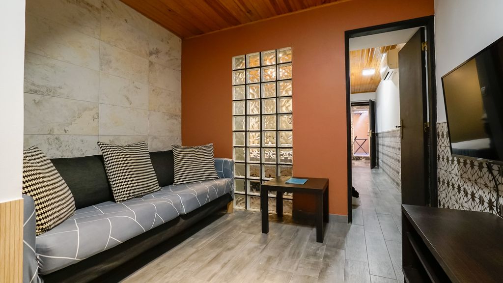 Cosmopolitan Chiado Apartment by LovelyStay
