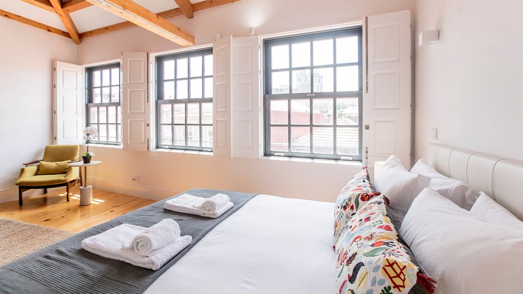 Newly Renovated Central Loft w/ AC by LovelyStay