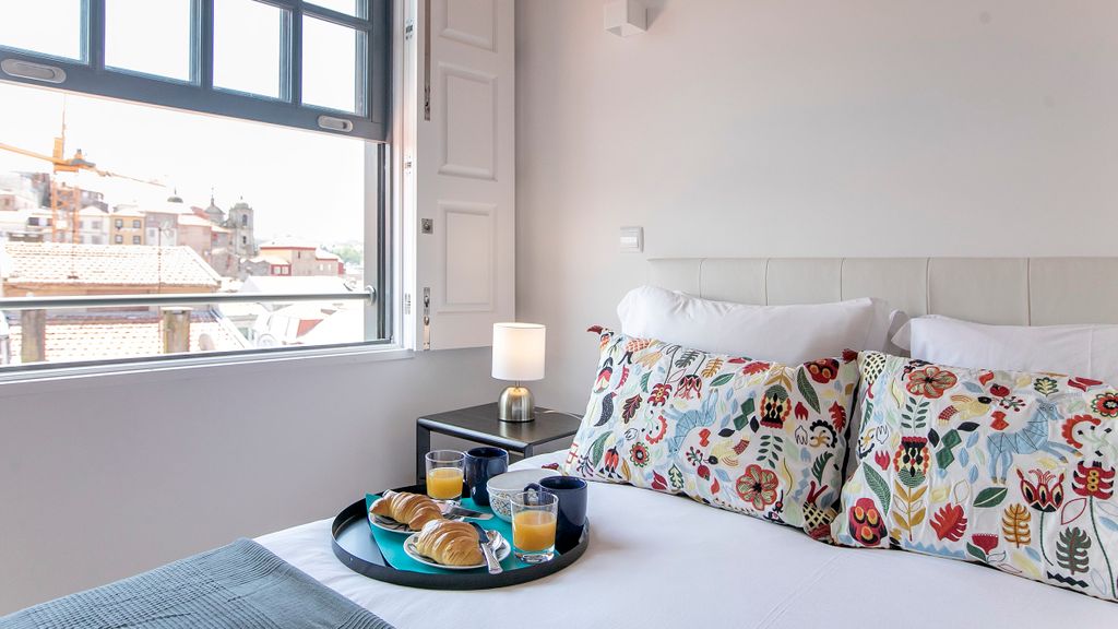 Newly Renovated Central Loft w/ AC by LovelyStay
