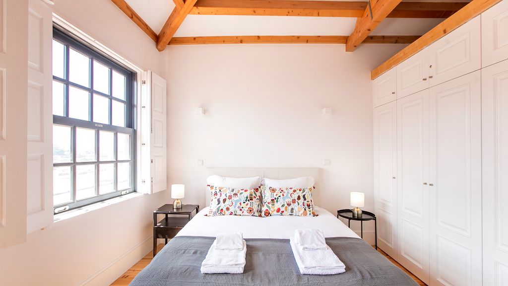 Newly Renovated Central Loft w/ AC by LovelyStay
